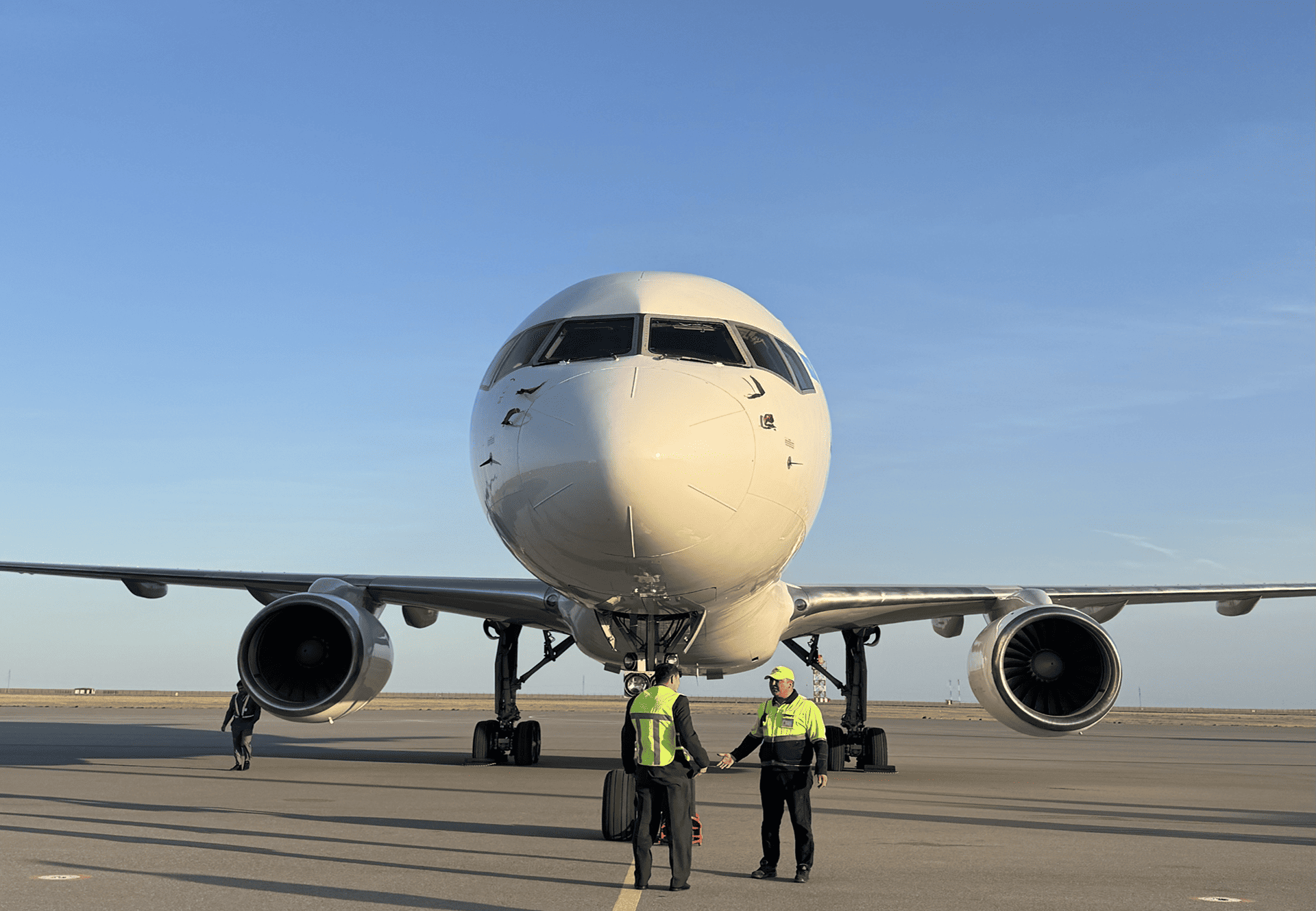 Мы связываем мир, делая авиаперевозку проще и быстрее